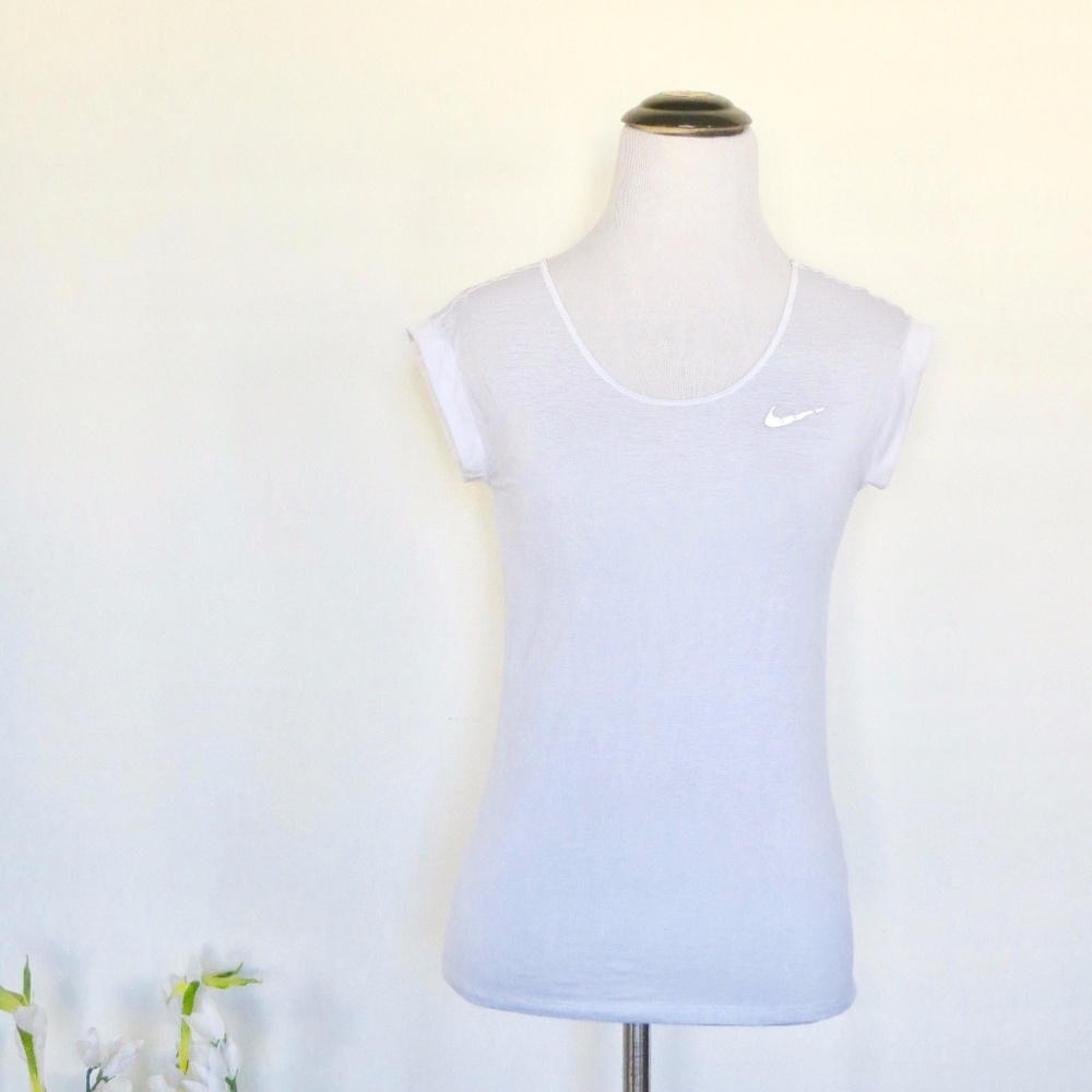 NIKE Dri-Fit  Short Sleeve Scoop Neck